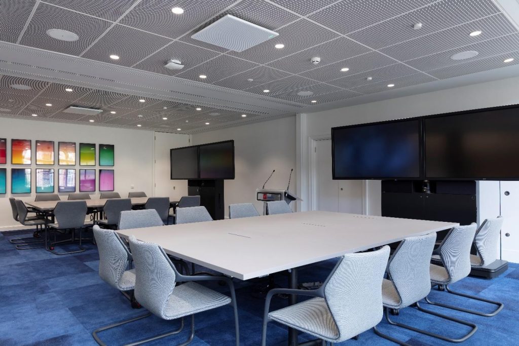Financial Institute in Surrey